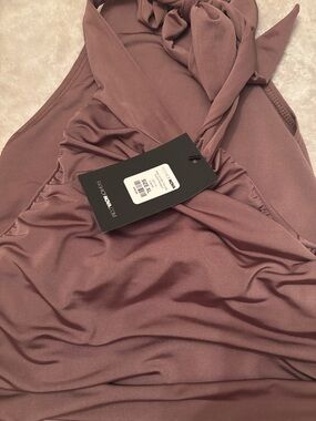 Fashion Nova Dusty Mauve Twist-Front Sleeveless Bodysuit